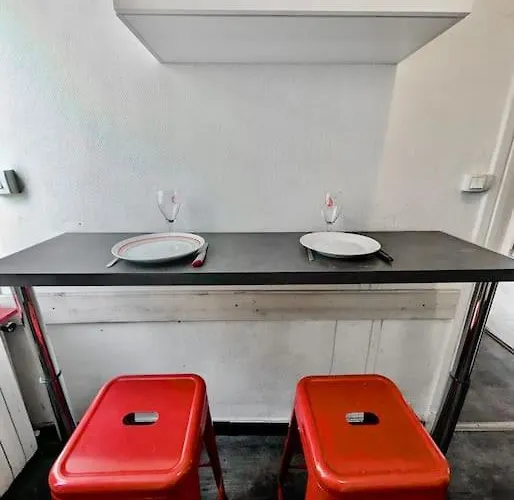 Superbe - Centre & Equipee Avec Wifi *