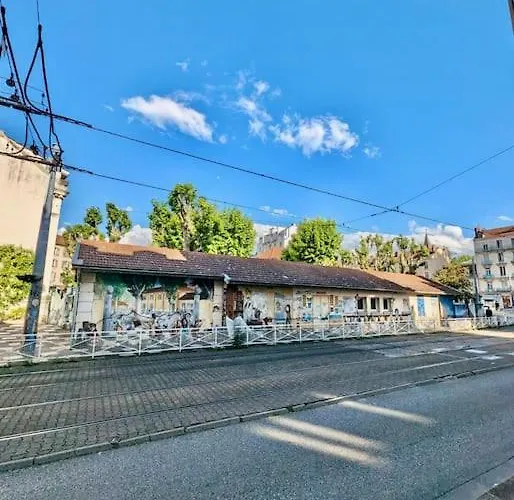 Superbe - Centre & Equipee Avec Wifi *