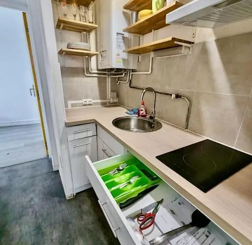 Superbe - Centre & Equipee Avec Wifi *